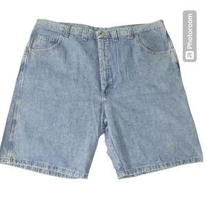 * Wrangler size 44 denim jean classic fit